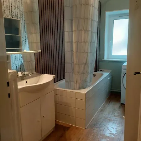 Le Meuble A - Jusqu'a 4 Personnes Daire *