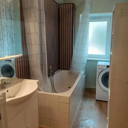 Le Meuble A - Jusqu'a 4 Personnes Metz